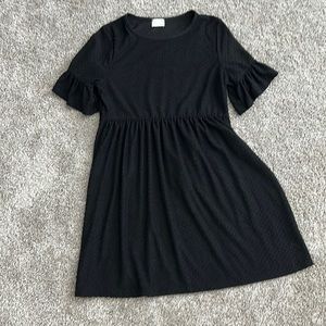 Women’s black dress M